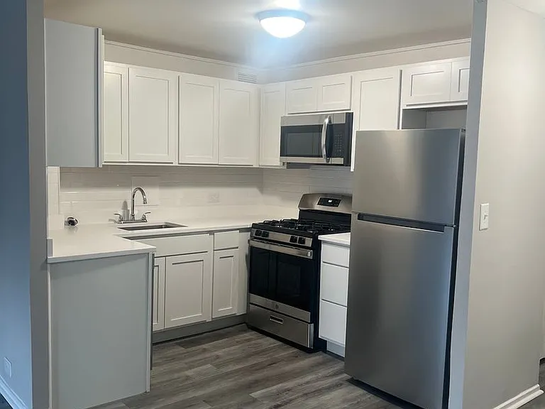7251 At Waters Edge — Photo 14
