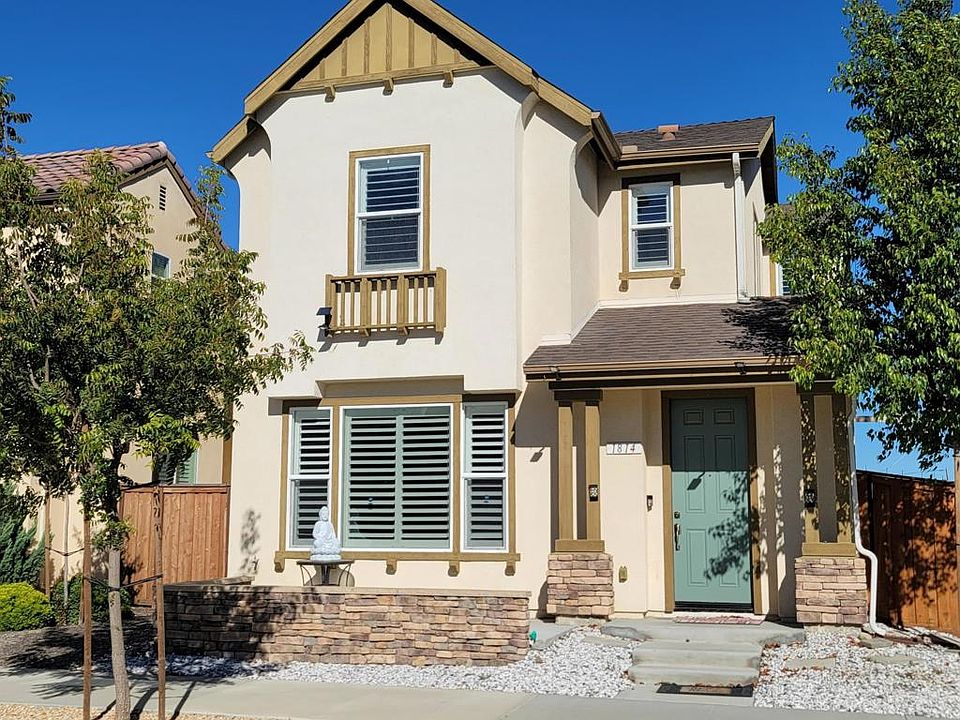 1st image of 1814 Daffodil Ave