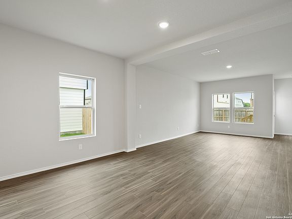 4th image of 2424 Dino Dr