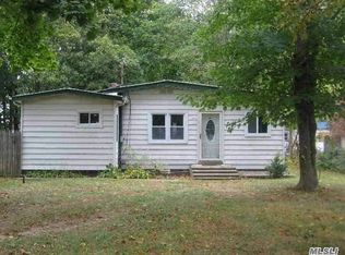 15 Wylde Rd, Mount Sinai, NY 11766