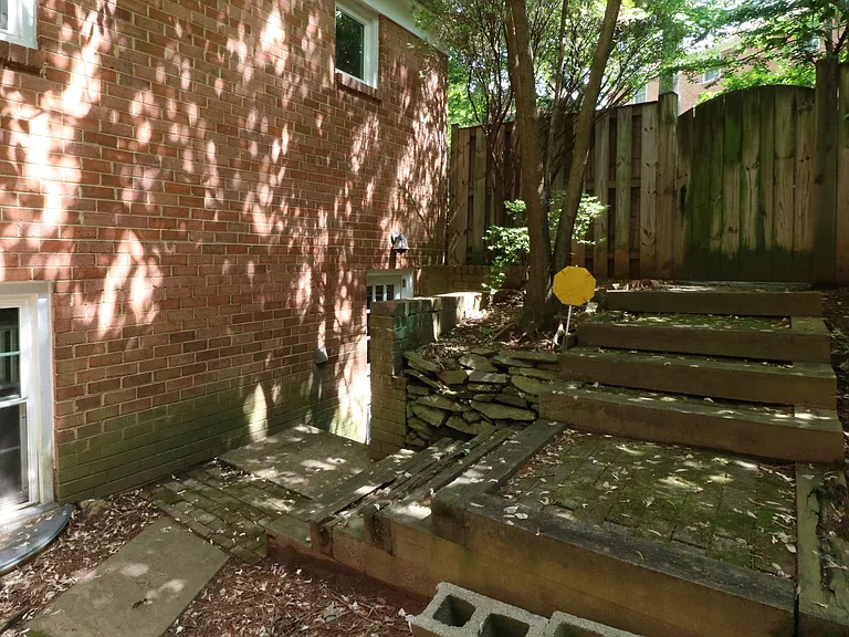 6703 Rannoch Rd — Photo 45