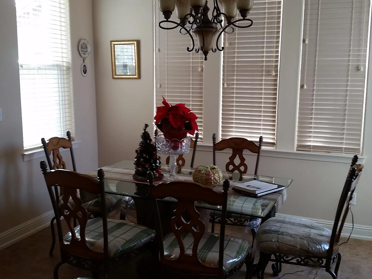 4 bed, 2.5 bath, 1647 sqft, $4,500 — Photo 4