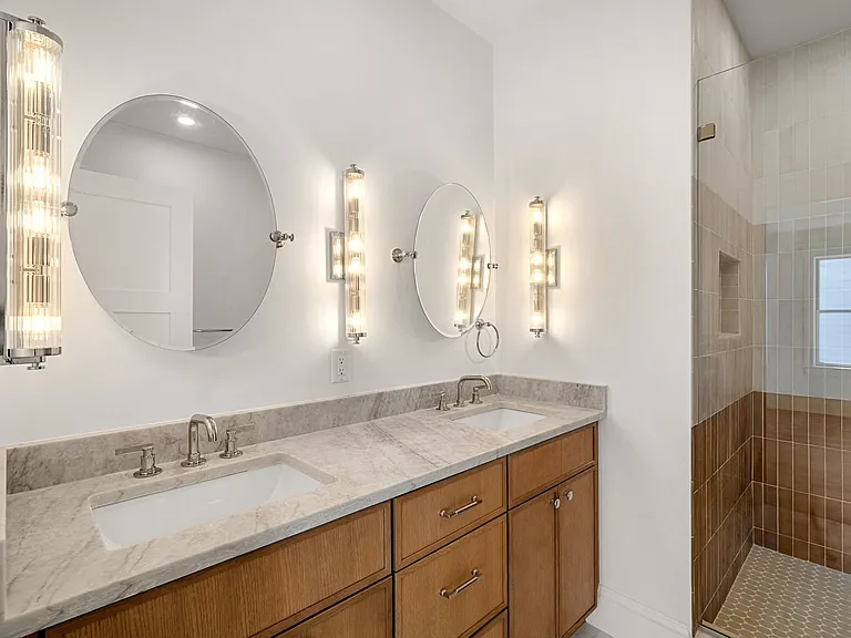 309 Broadway #1 — Photo 10