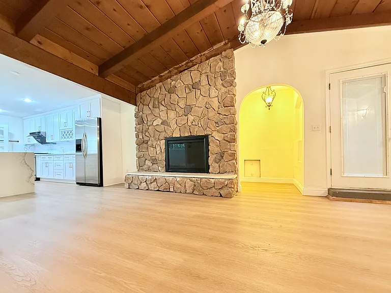 15798 Alta Vista Way — Photo 32