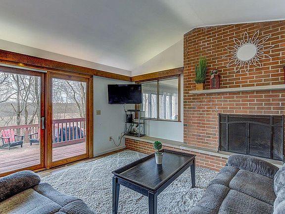 2nd image of 5295 Hillcrest Dr