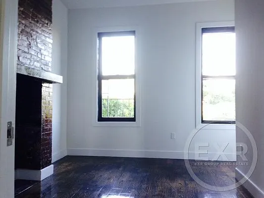 Rented by EXR | media 4