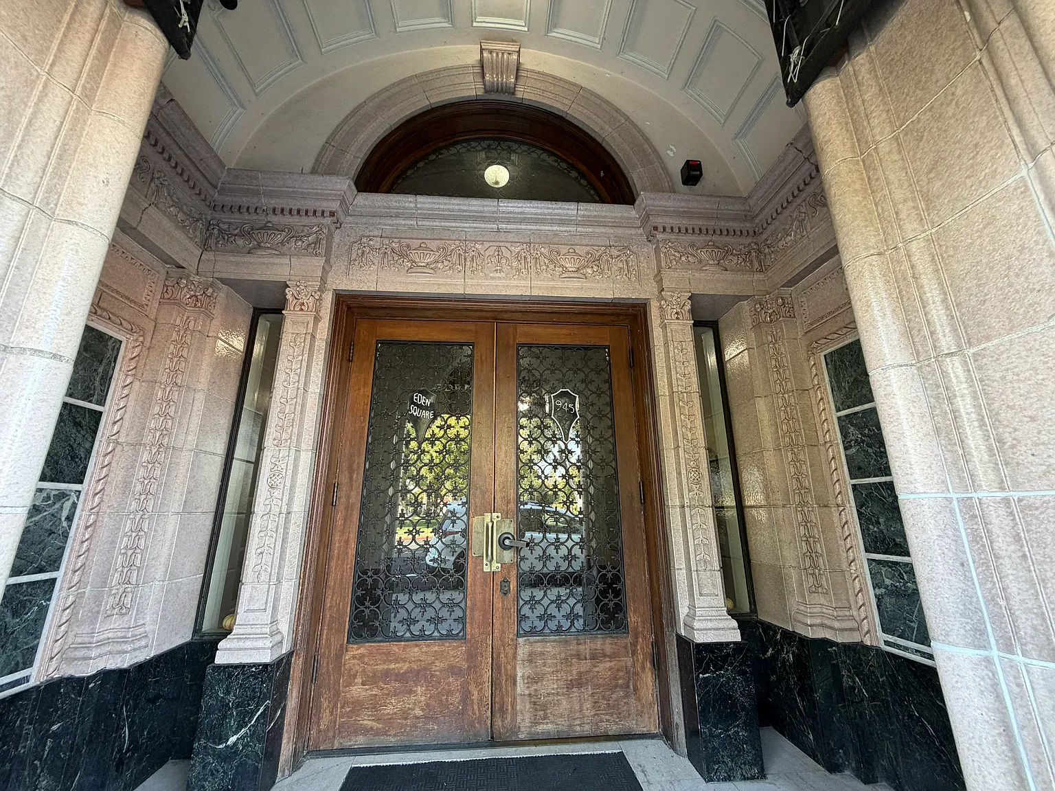 Eden Square Apartments — Photo 4