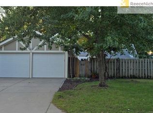913 NW Downing Ct, Blue Springs, MO 64015