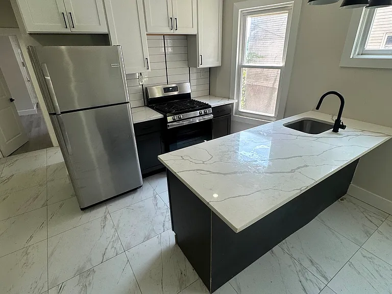110 Milford Ave #1F — Photo 2