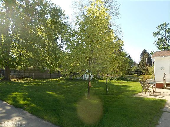 5th image of 306 N Lagrave St