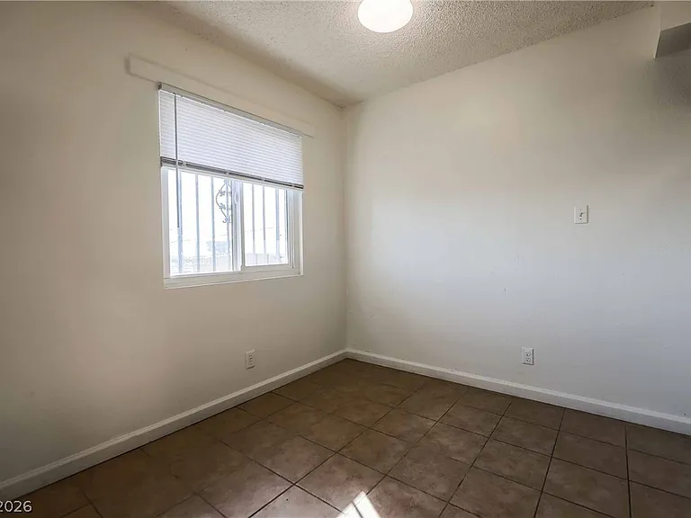 1404 E Mesquite Ave #8 — Photo 9