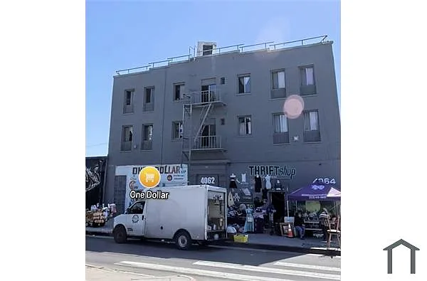Building Photo - 4062 S Broadway Pl