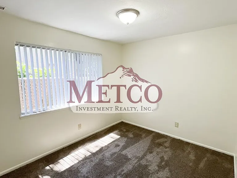 175 G St — Photo 11