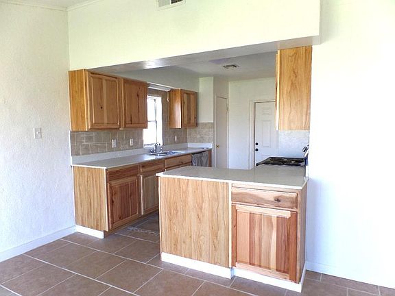 4th image of 1513 Parker St