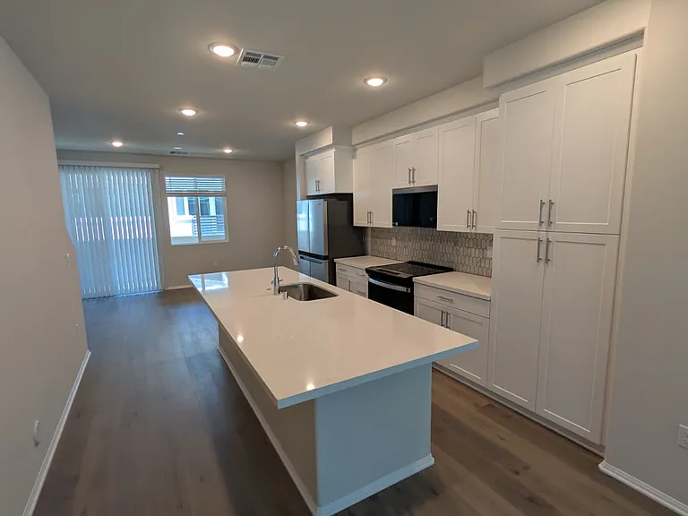 404 Lotus Dr #404 — Photo 6