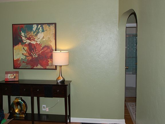 4th image of 441 East Dr