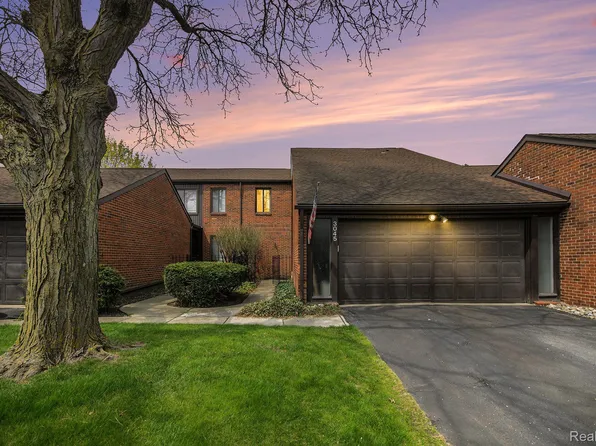3045 Lindenwood Dr, Dearborn, MI 48120