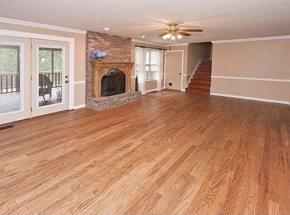 3rd image of 525 Summit Lake Ct