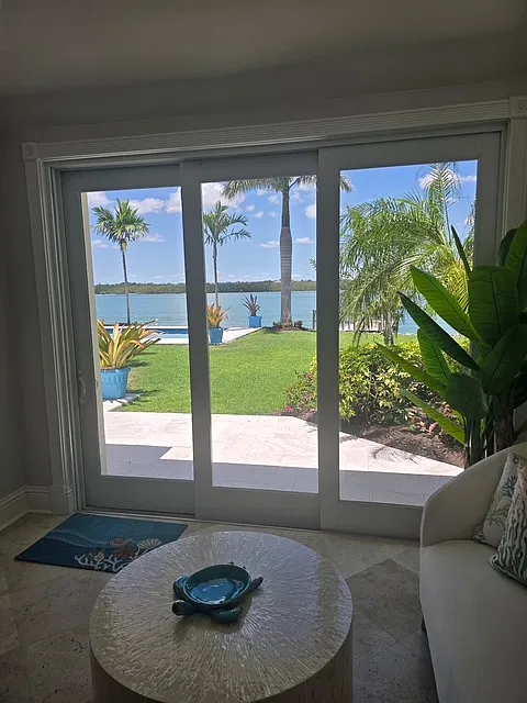 4 bed, 5000 sqft, $20,000 — Photo 3