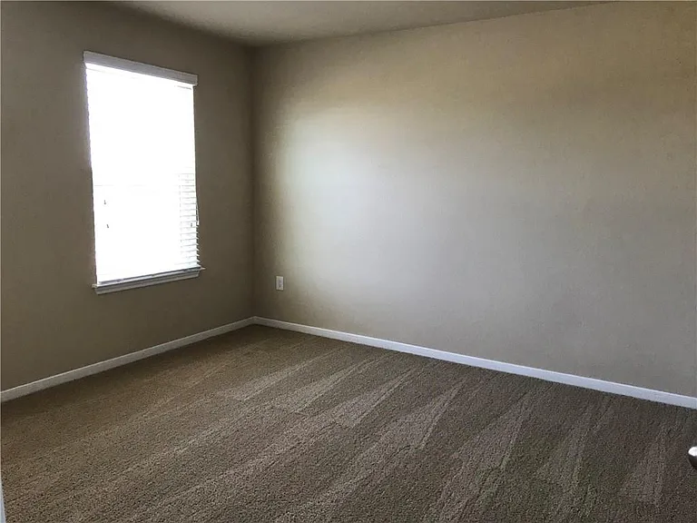 3201 Ortman Dr — Photo 19