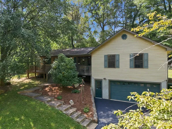 6 Cisco Rd, Asheville, NC 28805
