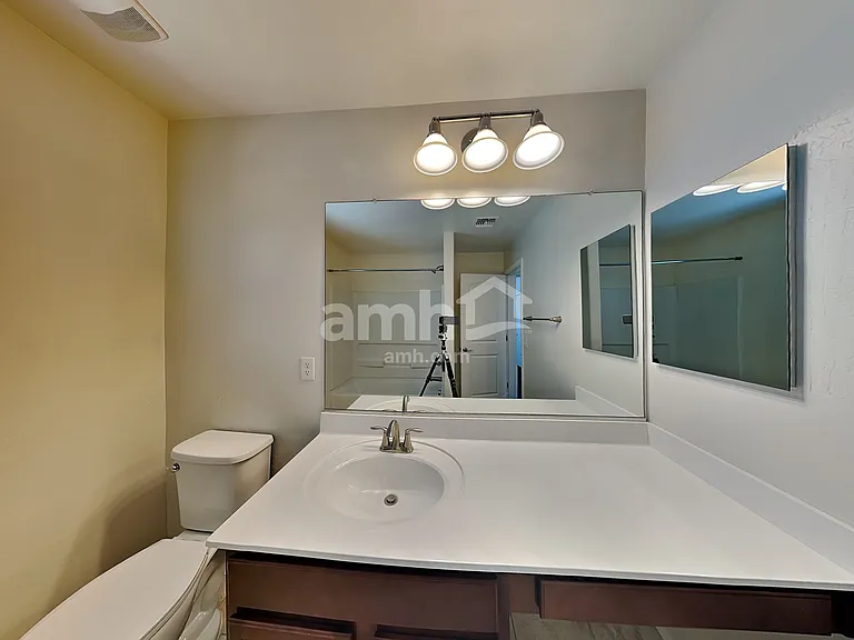 1508 N Banning — Photo 17