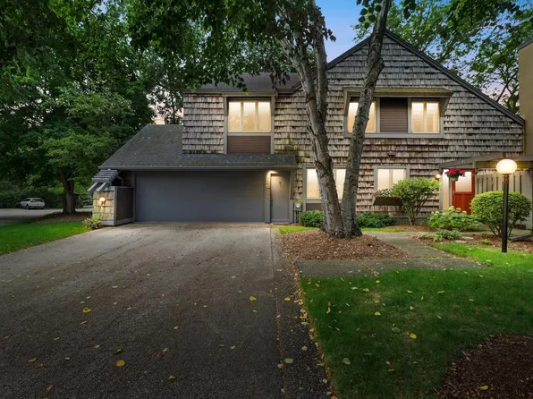92 Woodfield COURT, Wind Point, WI 53402