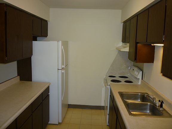3rd image of 7689 48th Ave APT 4