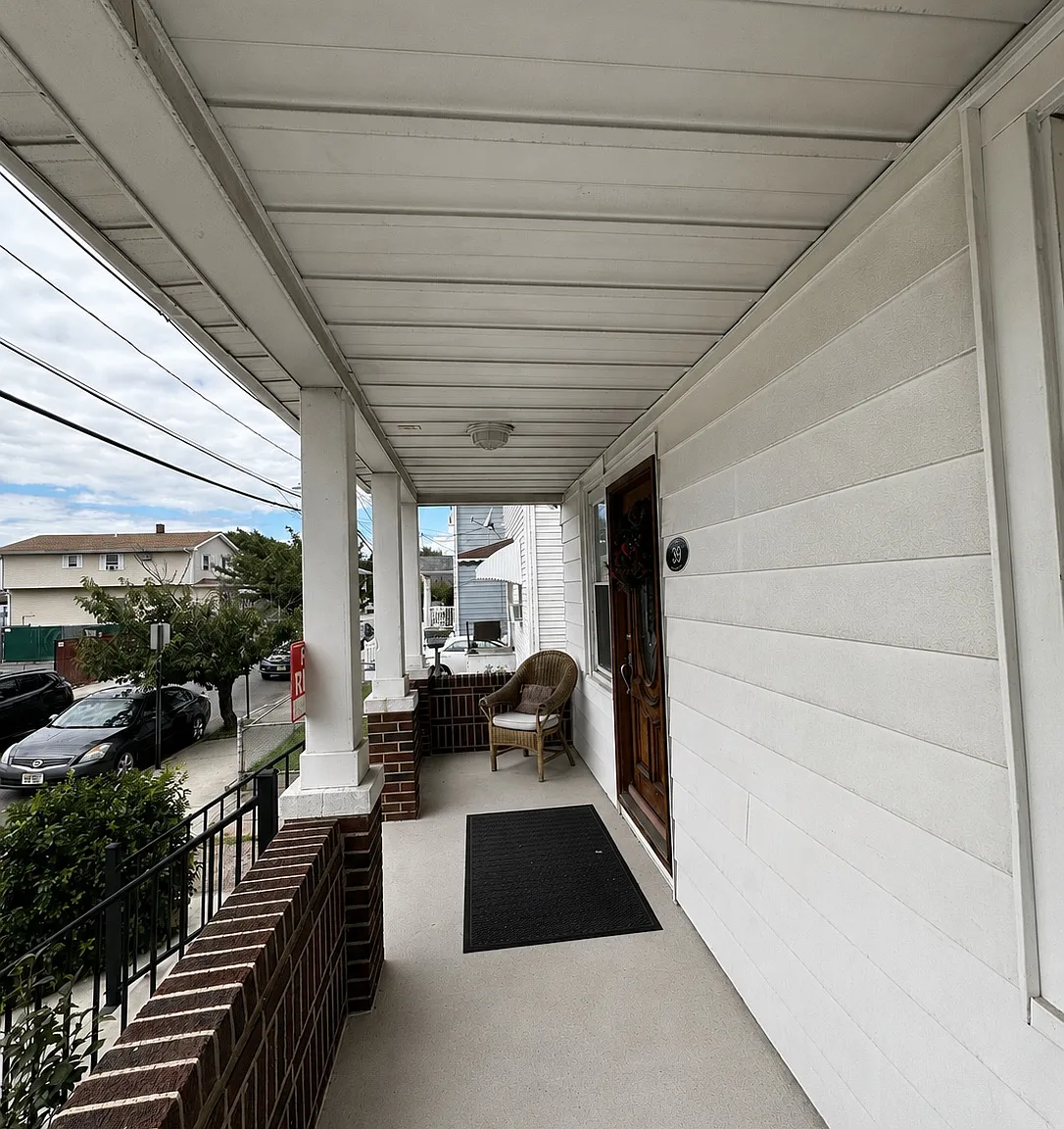3 bed, 1.5 bath, 1267 sqft, $3,700 — Photo 2