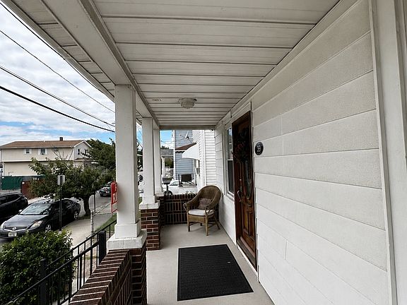 2nd image of 39 Sidney St