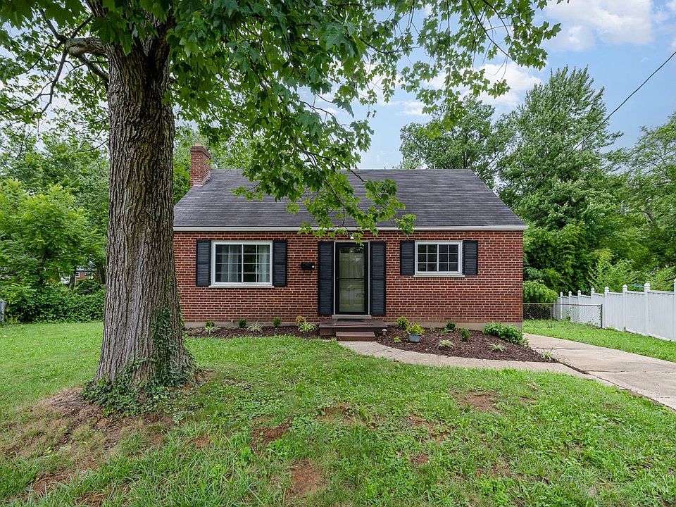 1st image of 11 Cedarwood Ct