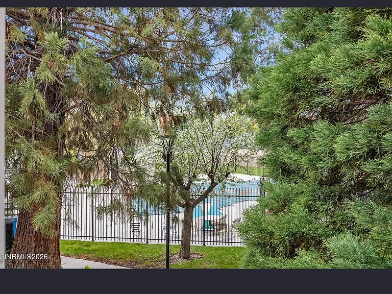 2367 Roundhouse Rd — Photo 4