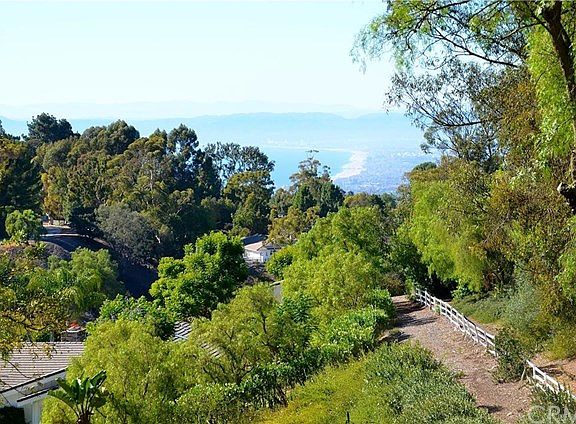 "Queen's Necklace" view of Santa Monica Bay from the kitchen, family room and 2nd story office