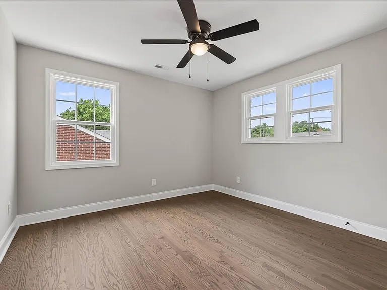 221 Clearview Dr — Photo 21