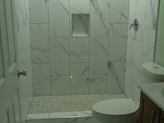 4th image of 429 N Macneil St