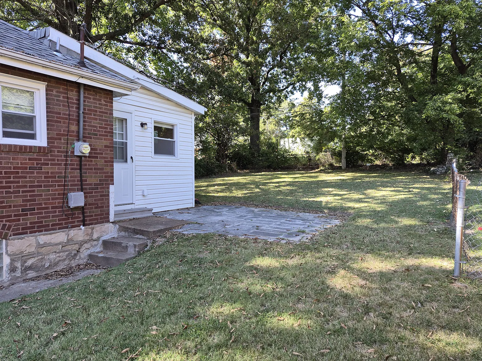 3 bed, 1134 sqft, $1,325 — Photo 2