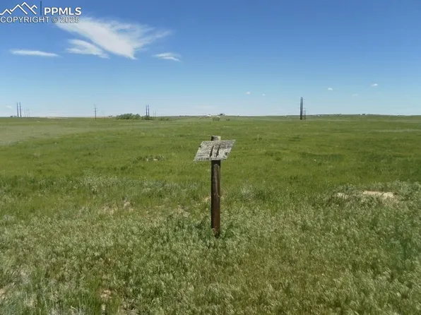 59765 E Crestline Pl, Strasburg, CO 80136