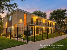 8850 S Saginaw Ave, Chicago, IL