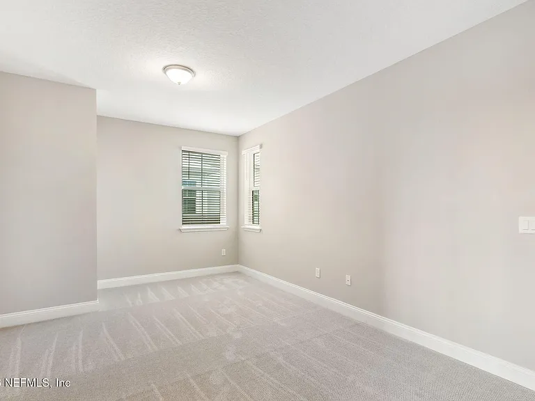 571 Marquesa Cir — Photo 28