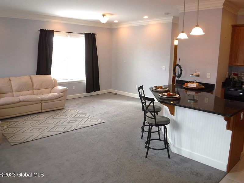 5th image of 73 Saratoga Road #10