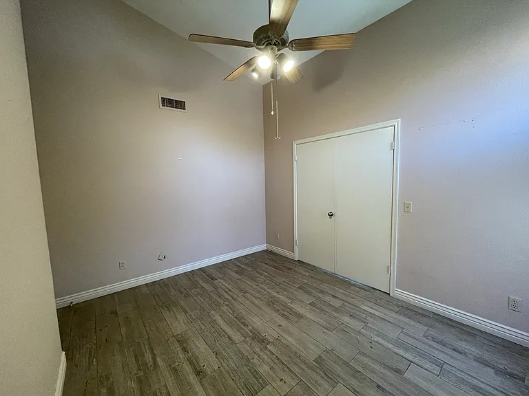 1220 W Butler Dr — Photo 23