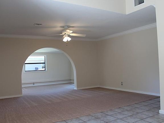 3rd image of 2632 Elm Ave