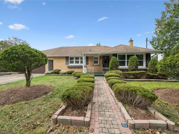 7 Admiral Rd, Kitchener, ON N2M 1R2