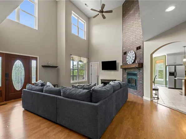 395 W Short St, Fayetteville, AR 72701