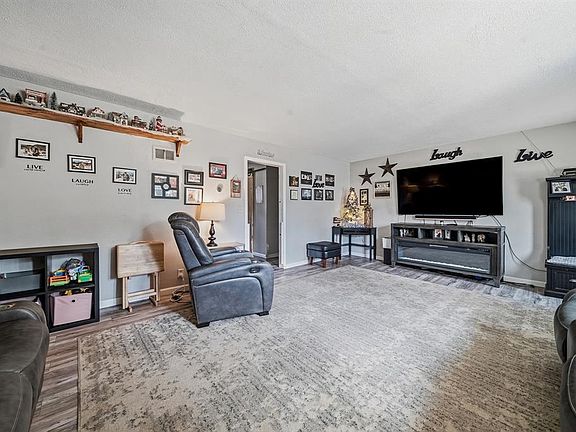4th image of 242 2nd Avenue
