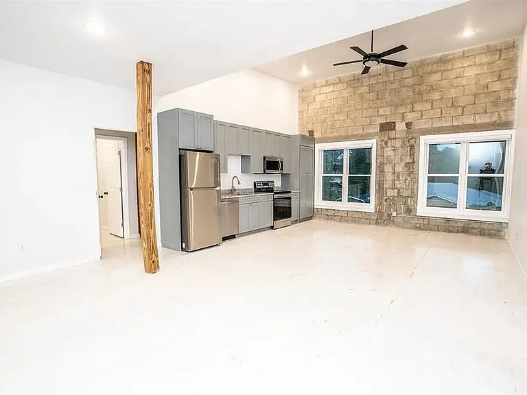 3108 N Jefferson St — Photo 7