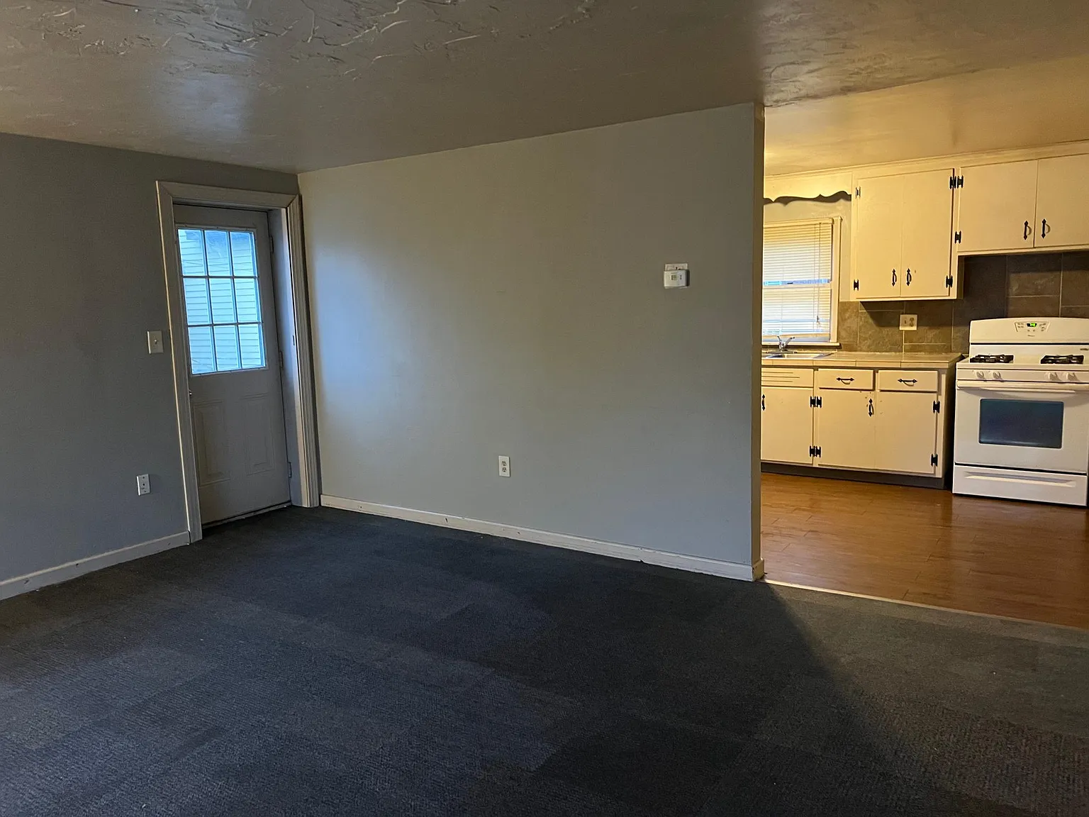 702 Baer Ave — Photo 4