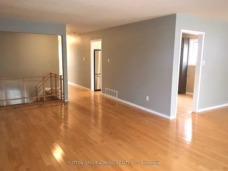 4 Nootka Cres #2 — Photo 8