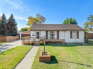 1628 5th St SW, Minot, ND 58701