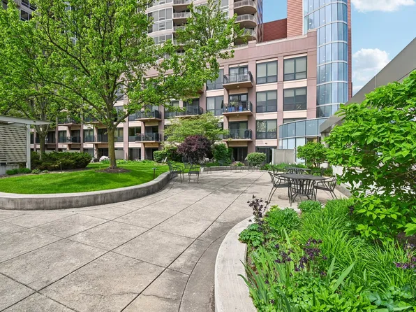 807 Davis St Unit 314, Evanston, IL 60201